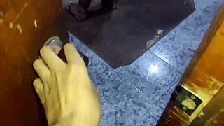 स्थल#1 वीडियो के लिए: Cuckold video uploaded showing MILF’s big fat bo...