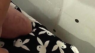 स्थल#1 वीडियो के लिए: A homemade video of a mature Hungarian woman sucki...