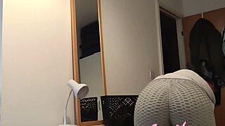 स्थल#2 वीडियो के लिए: Stepmom catches big cock teen doing chores and cre...